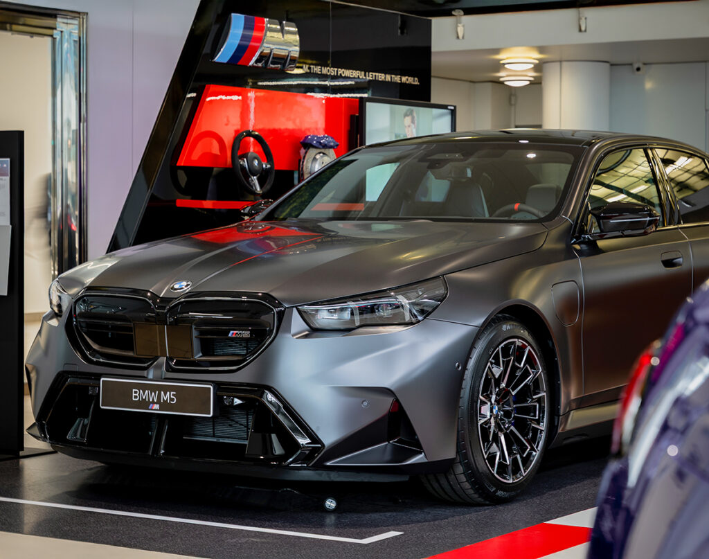 Modelo BMW M exposición Bertolín Valencia