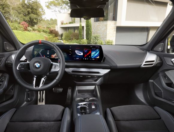 P90550947_highRes_the-all-new-bmw-m135