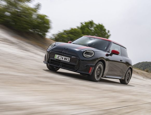 john-cooper-works-electric-foto-1